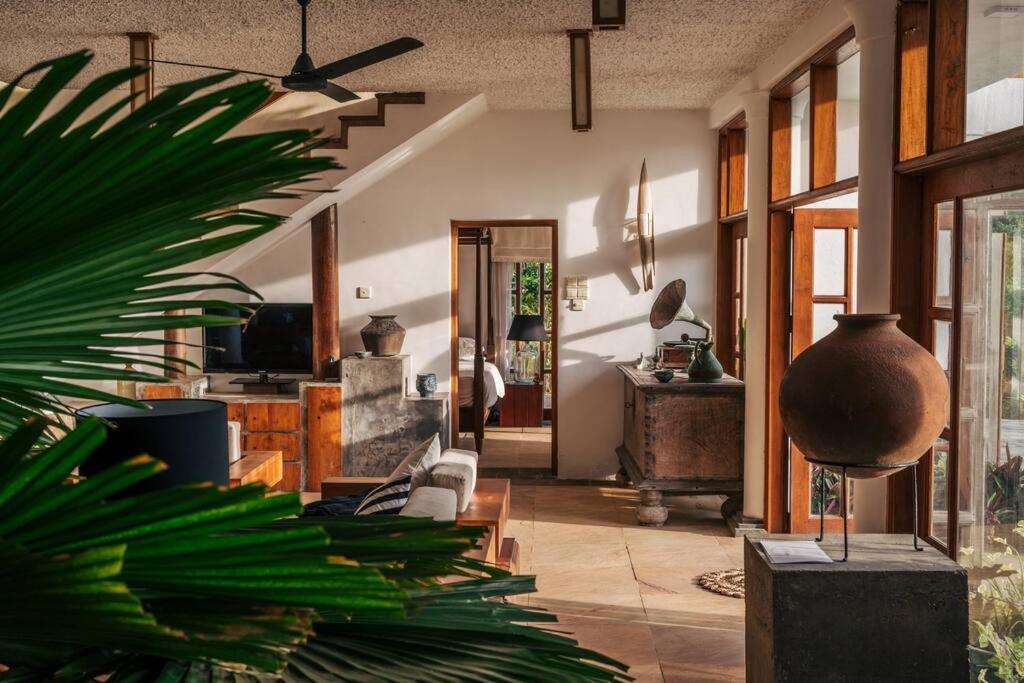 Santi Beach House With Pool & Beach Weligama Exterior photo