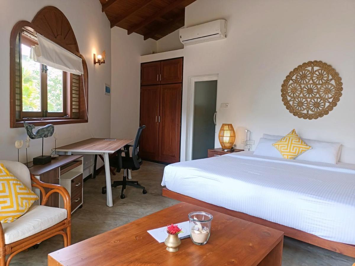 Santi Beach House With Pool & Beach Weligama Exterior photo